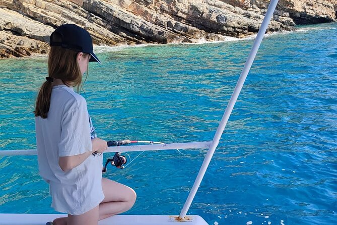 4 Hour Fishing and Swimming Boat Experience in Schisma Eloundas - Crew energy and small-group days in the real world