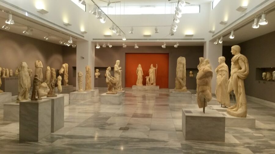 Archaeological Museum of Heraklion: Guided Walking Tour - Don’t miss the museum extras: labs, audio-visual, and why they matter