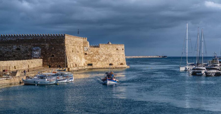 Crete: Heraklion Center, Local Market and Creta Aquarium - Key highlights worth your attention
