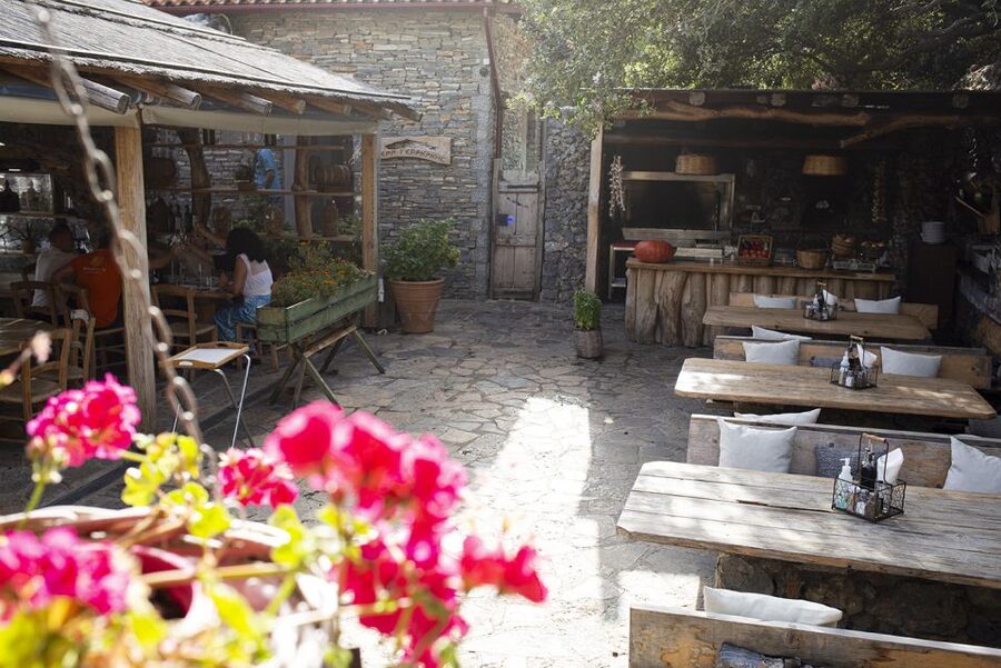 Crete: Hot-Air Balloon Flight with Breakfast and Wine - Getting back: van transfers and multiple drop-off options