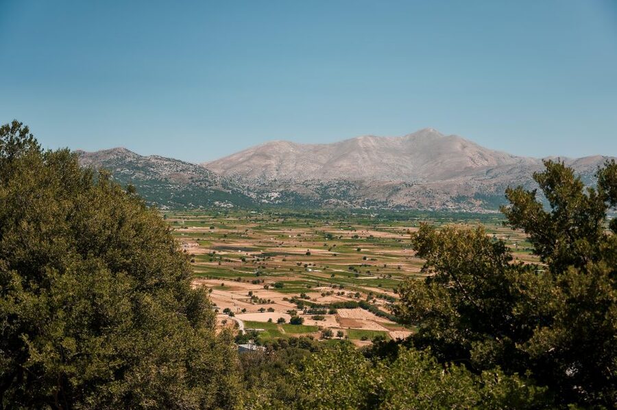 Crete: Lasithi Plateau & Knossos Palace Tour - Psychro Village and the Zeus-cave area: time for village life