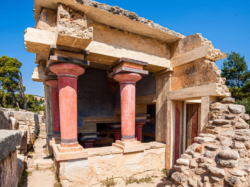 Crete: Lasithi Plateau & Knossos Palace Tour - Tzermiado lunch break: a hill-town reset