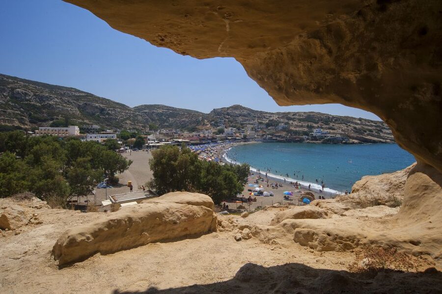 Crete: Matala Beach and Hippie caves, Red beach - Why Matala Beach feels like a different Crete day