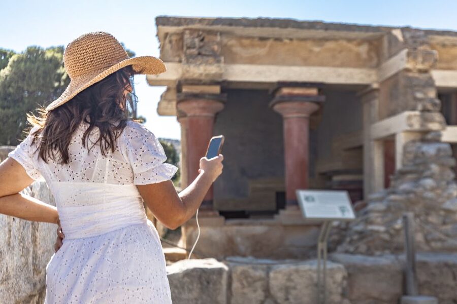 Crete: Palace of Knossos E-Ticket and Audio Guide - Timing, Crowds, and When the Audio Can Feel Out of Sync