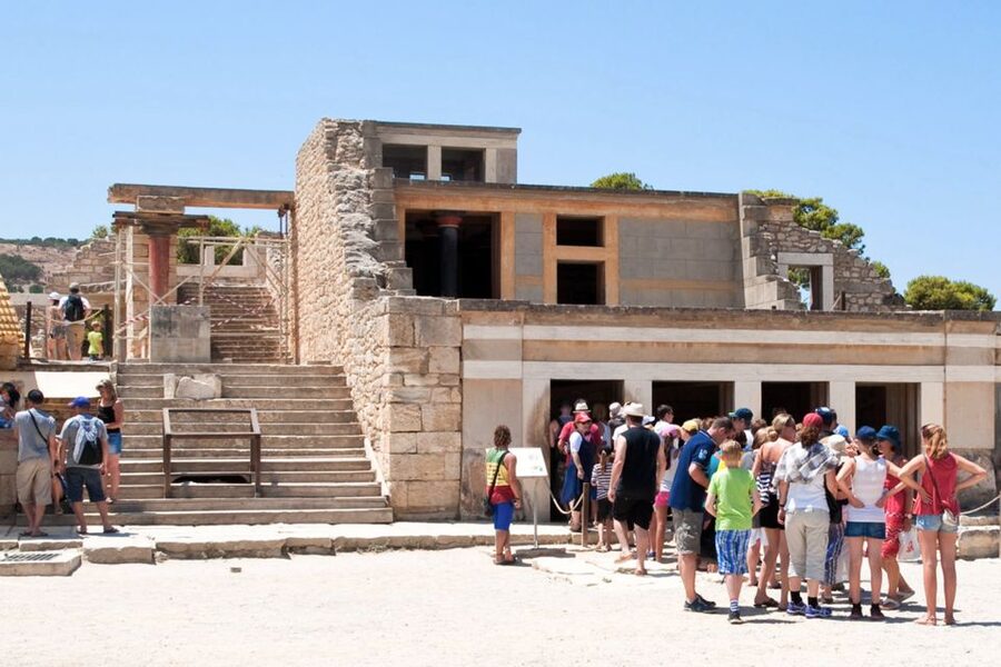 Crete: Palace of Knossos E-Ticket and Audio Guide - South Propylaeum Frescoes: Cupbearers and Processions