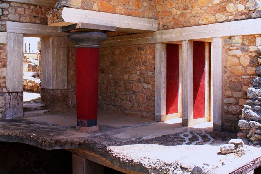 Crete: Palace of Knossos E-Ticket and Audio Guide - The South Entrance Corridor and the Prince of the Lilies