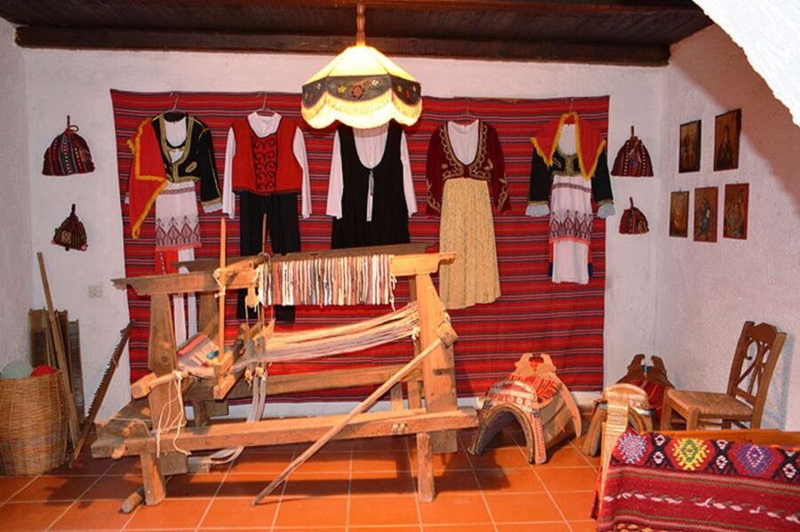 Crete: Traditional Dance Show and Buffet Dinner with Wine - The Dance Show: Cretan steps, costumes, and audience energy