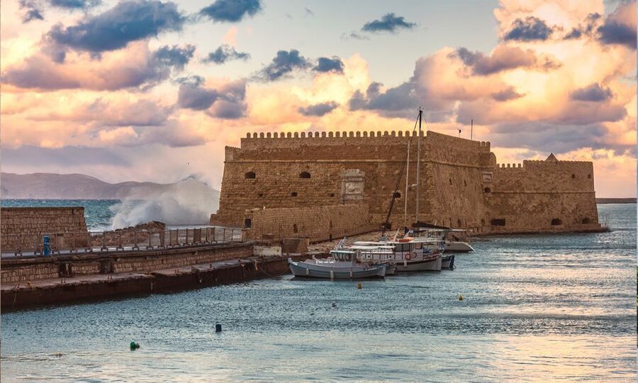 Day Trip To Heraklion City Center & Market & CretAquarium - Lions Square coffee and practical wandering tips