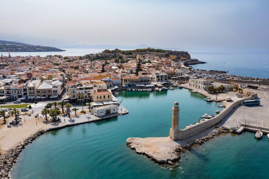 From Heraklion: Chania Town, Kournas Lake, and Rethymno Tour - The coach setup: pickup time and how the ride feels