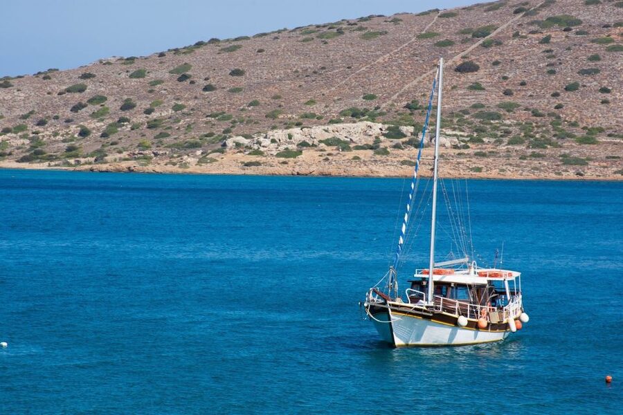 From Heraklion: Elounda and Spinalonga Full-Day Tour - Elounda to Agios Nikolaos: Lake Walks, Shopping Time, and an Olive Oil Stop