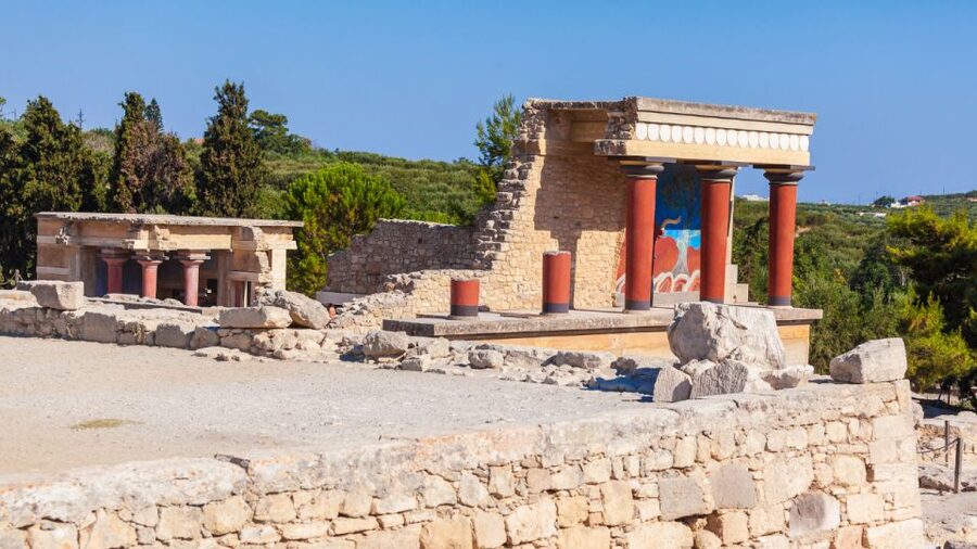 From Heraklion: Historical Center City Tour & Knossos Palace - Free Photos and a Self-Paced Pause Inside Knossos