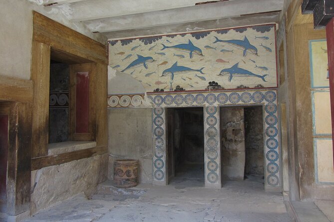 Guided Tour to Knossos Palace & Heraklion - Guides and earpieces: how language changes the pacing
