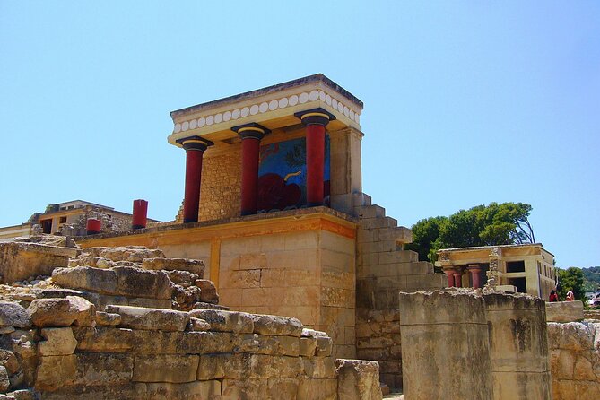 Guided Tour to Knossos Palace & Heraklion - Knossos Palace walkthrough: Throne Room, frescoes, and water systems