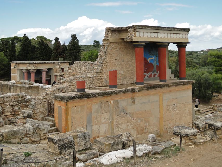 Heraklio:Knossos Palace-Museum-Heraklio ALL IN SKIP The line - Heraklion Archaeological Museum: The Best “Rain Plan” (and a Time Saver)