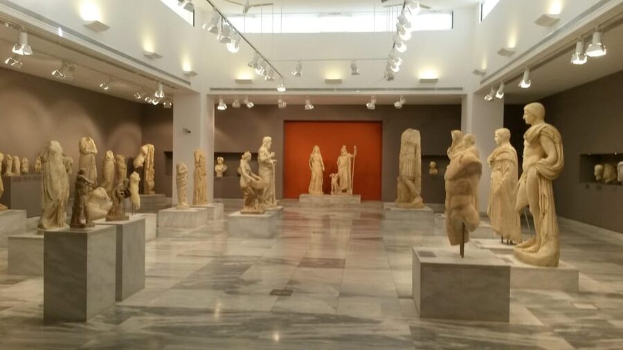 Heraklion: Archaeological Museum Ticket with City Audio Tour - Walking In: What You’ll See Right Away