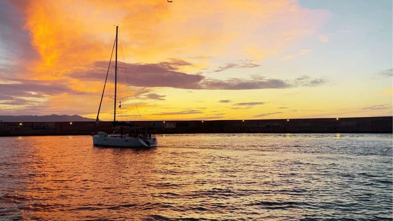 Heraklion: Dia Island Sunset Boat Tour with Dinner - Who should book this Dia Island sunset boat tour?