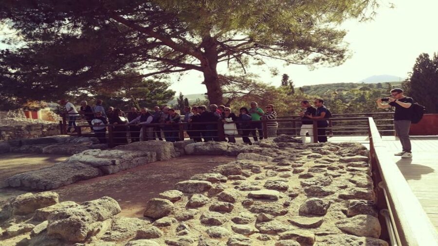 Heraklion: Knossos Palace Guided Tour Half Day - Knossos in Context: Neolithic Roots to the 1700–1400 BC Palace