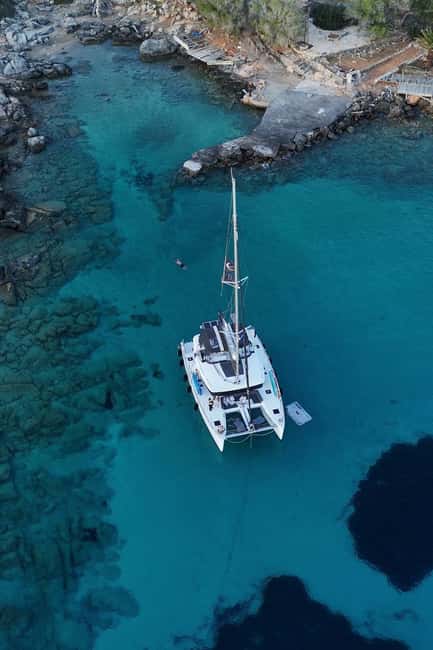 Heraklion Luxury Catamaran Dia Isla -Gourmet Lunch Top Rated - Rocca a Mare and the quick “see Crete from the water” moment