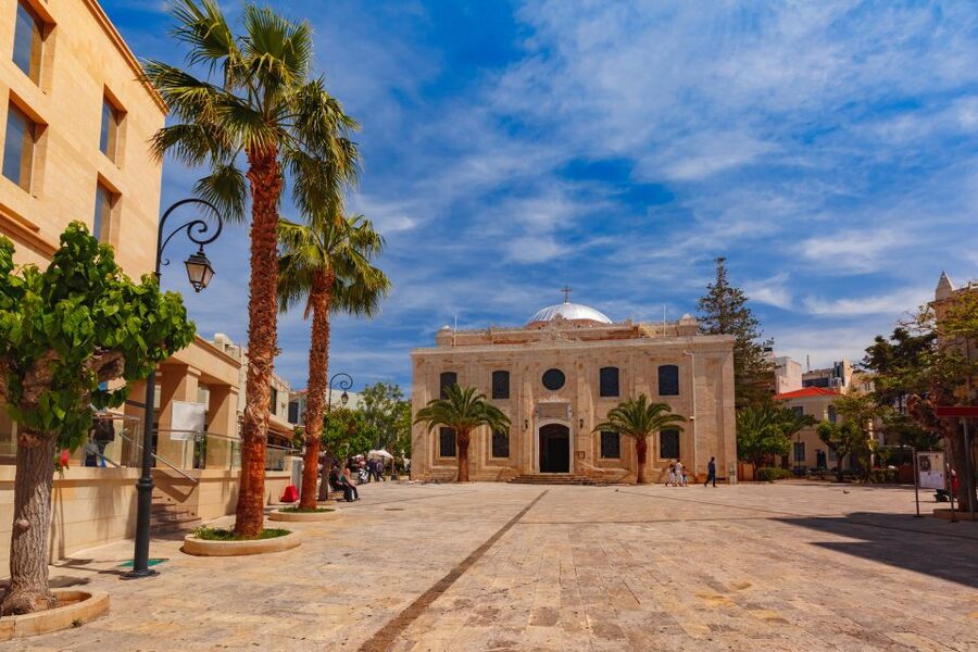 Heraklion: Mobile Self-Guided Audio Sightseeing Tour - Who should book this Heraklion audio tour, and who should skip it