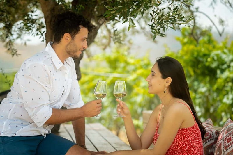Heraklion: Private Food and Wine Tour with a local Sommelier - Stop 1 in the vineyards: organic winery brunch and a 5-wine tasting
