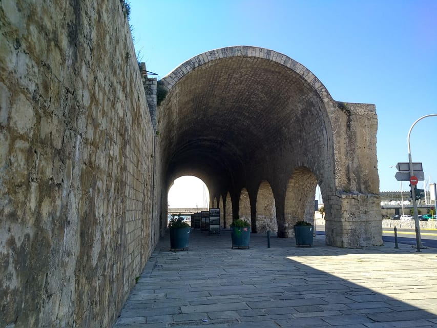 Heraklion: Sightseeing Tour with Greek Meze - Stepping onto Heraklion’s Venetian Walls (and why they matter)
