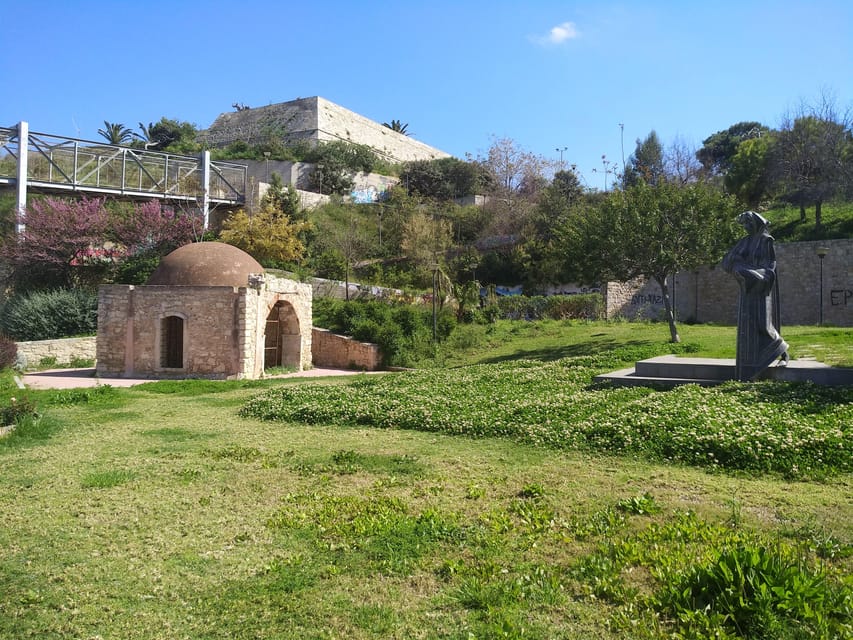 Heraklion: Sightseeing Tour with Greek Meze - Morosini Fountain: the easiest “stand and breathe” stop