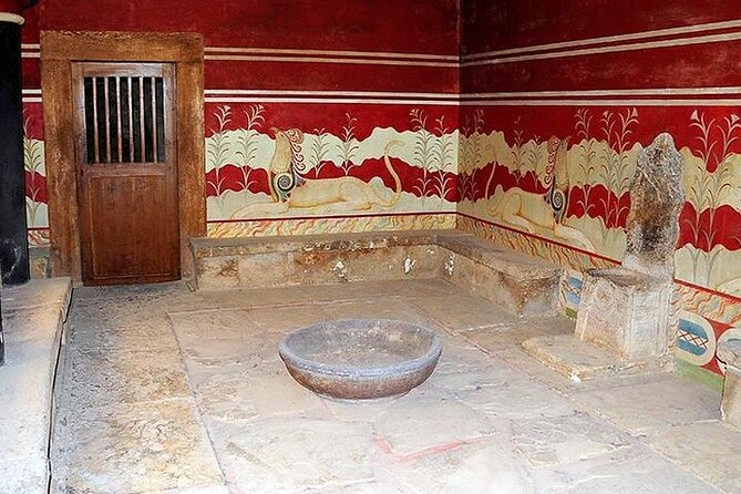Knossos and Arch Museum of Heraklion (Guide+Transfer+Ticket) - Getting to the Heraklion Archaeological Museum by afternoon