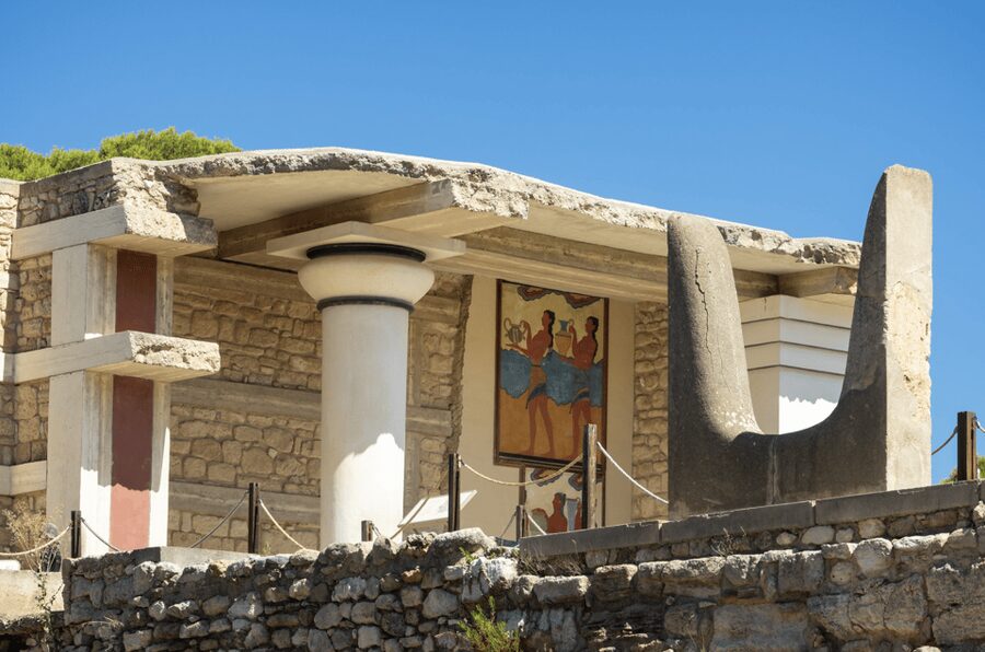 Knossos: Knossos Private Guided Tour - The King Minos stories: labyrinth, Minotaur, and what the guide ties to reality