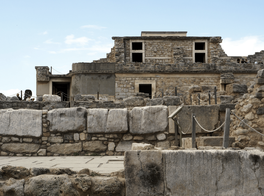 Knossos: Knossos Private Guided Tour - Timing, meeting point, and on-site reality