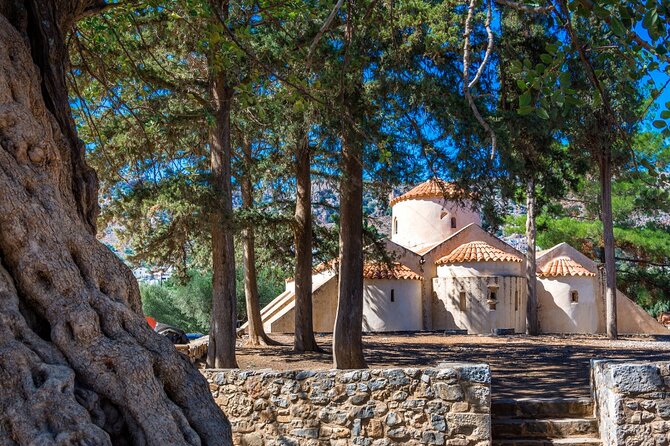 Knossos, Lasithi, Zeus Cave & Olive Mill Farm Combo Tour - Psychro Cave (Cave of Zeus) at Dikteon Antron: the walk and the payoff underground