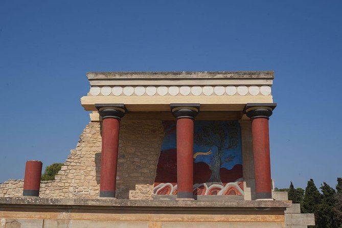 Knossos Palace and Lassithi Plateau - Kera Kardiotissa Monastery: the viewpoint is the payoff