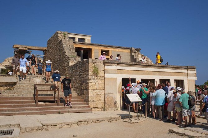Knossos Palace and Lassithi Plateau - Language and pacing: a small detail that changes the feel