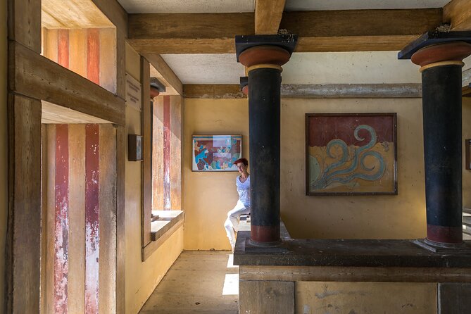 Labyrinth of Knossos Skip-the-Line Ticket with Tour Guide - Small group pacing: why headsets and a low ceiling on group size matter