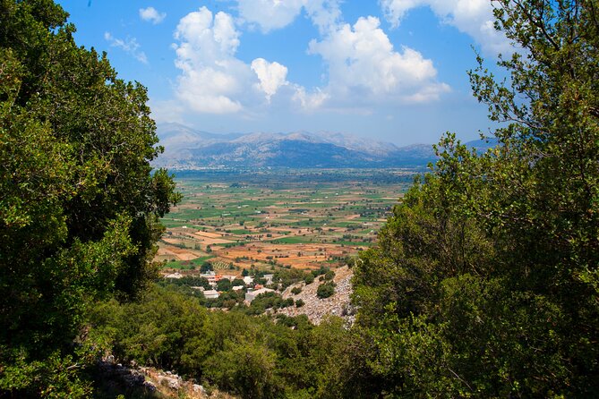On the trail of the Greek Mythology - Sfendili: Village Walking Time and a Kafenion Coffee Break
