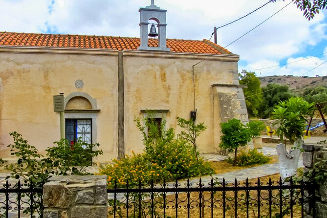 Private 6.5h shore tour to Eastern Crete from Heraklion - Kritsa Village: Textiles, Churches, and Narrow Lanes