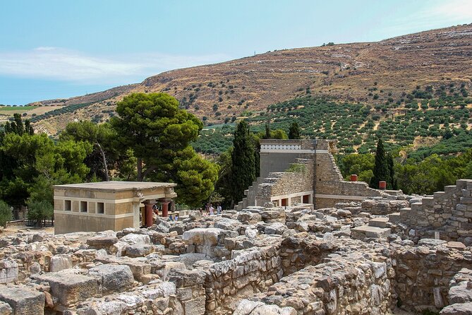 Private Guided Tour to Knossos Palace, the Museum and Heraklion - Knossos Palace: 2 hours of Minoan power and pattern