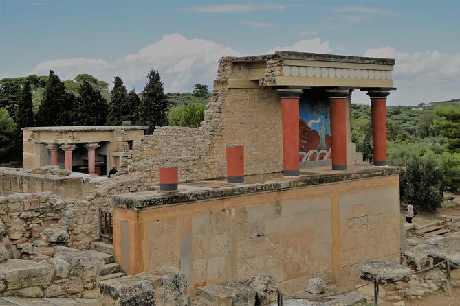 Private Tour Knossos & Heraklion City - Getting picked up right: Port or hotel, and why it affects your whole day