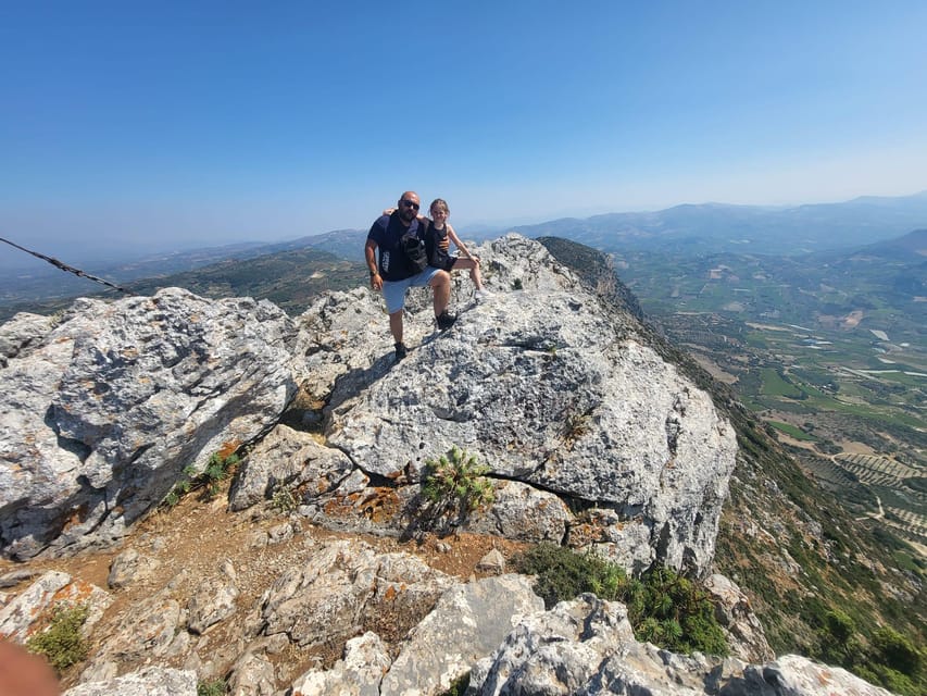 Safari: Juhtas mount,raki and wine distillery,explore crete - Mount Juktas hike time: get ready for a proper walk