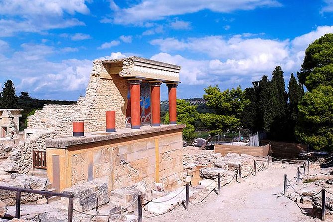 Visit Knossos & Heraklion city (Walking and Tasting Tour) - Knossos at 9:00: How this starts fast and stays myth-focused